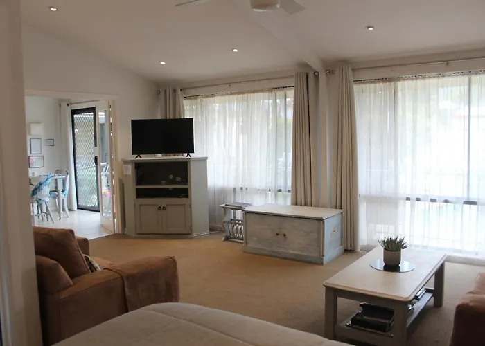 Courtsidecottage Bed And Breakfast