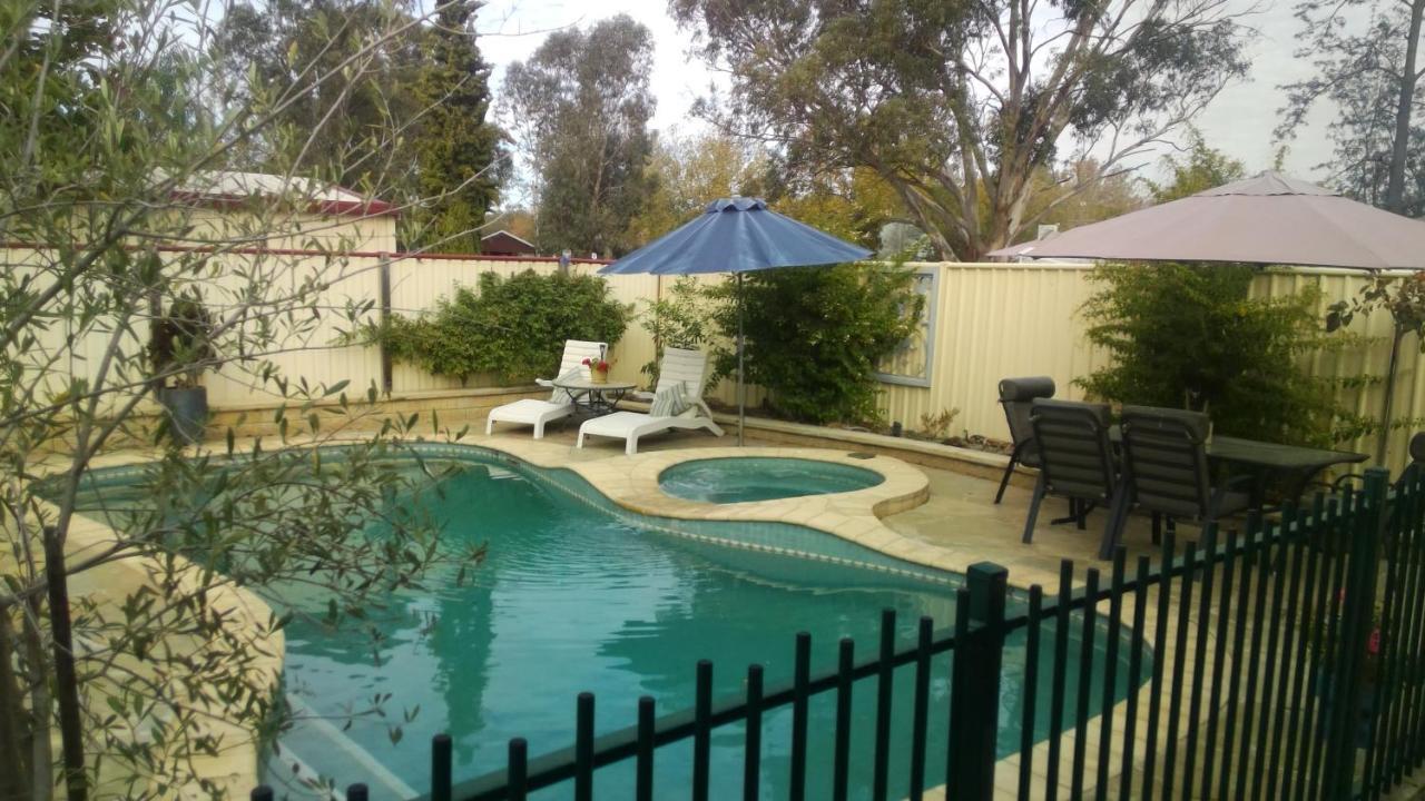 Courtsidecottage * Euroa