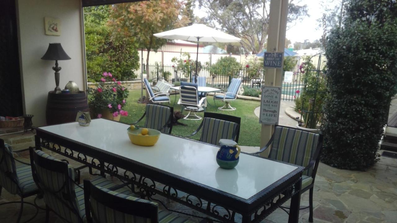 Bed & Breakfast Courtsidecottage Euroa